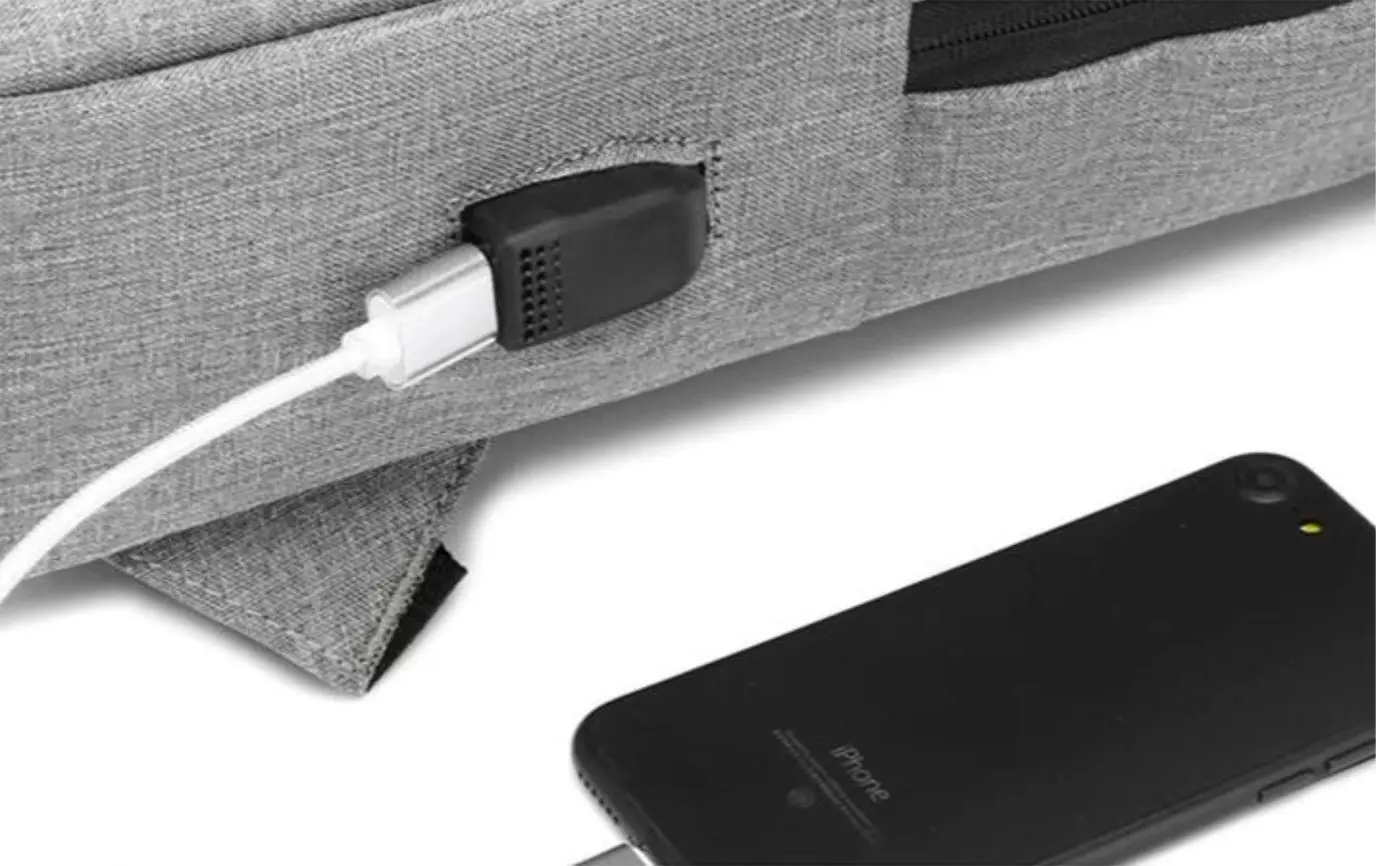 BACKPACK USB CHARGING